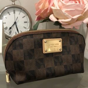 Michael Kors cosmetic bag, Great condition!